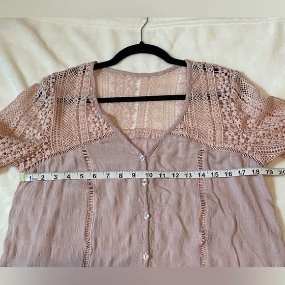 Unbranded Amazon Dusty Pink Top/Blouse Eyelet Lace Button Down Bell Sleeve Sz M - Picture 5 of 5